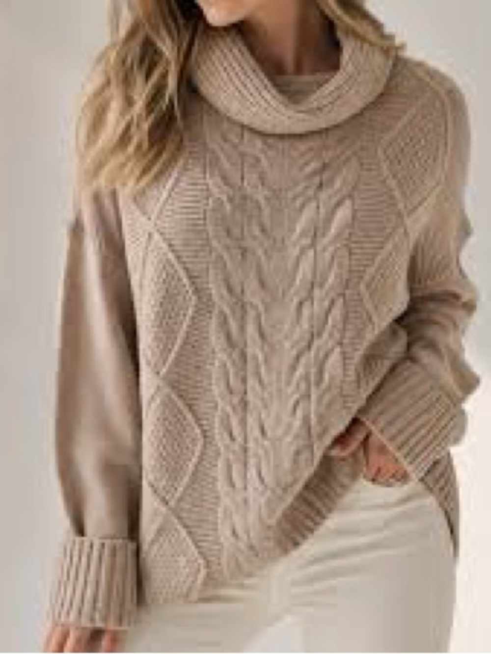 ❤️‍🔥5/$25❤️‍🔥Minimalist Cable-Knit Turtleneck Sweater in Warm Beige